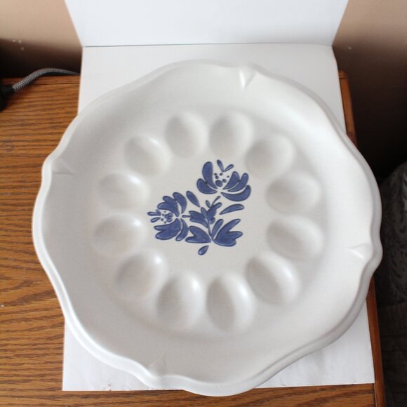 Pfaltzgraff YORKTOWNE Deviled Egg Plate 12" - Picture 2 of 3